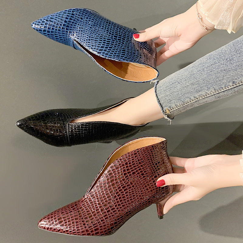 V Cut Women's Fashion Pointed Embossed Chunky Heel Martin Boots